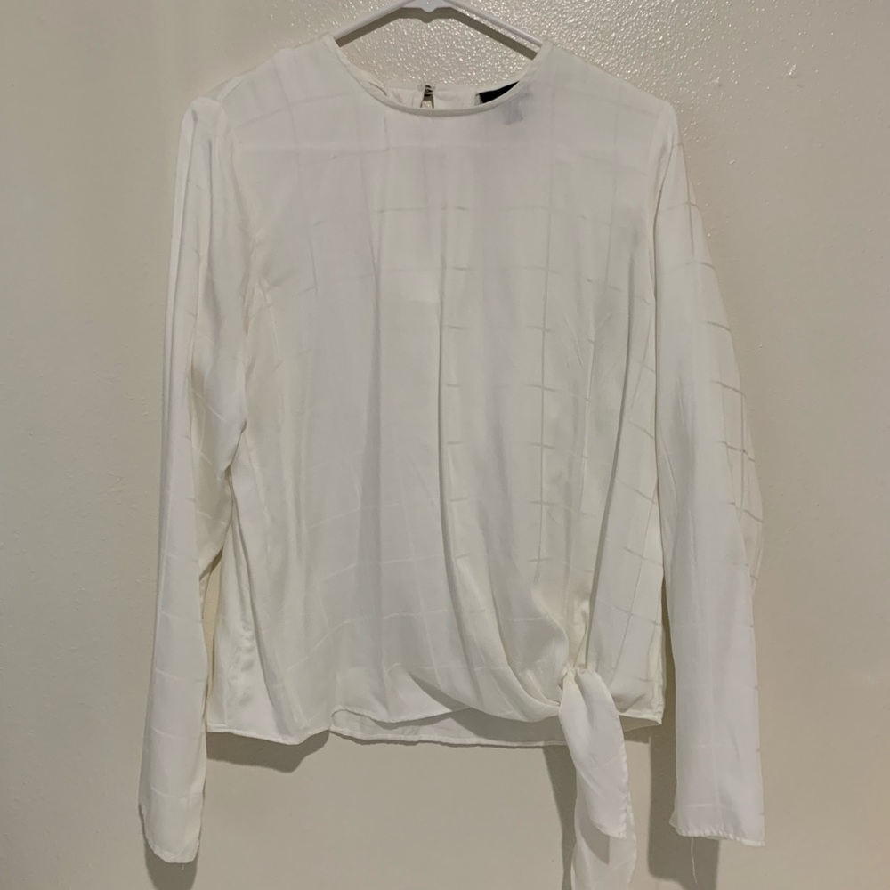 White long sleeve with front tie knot